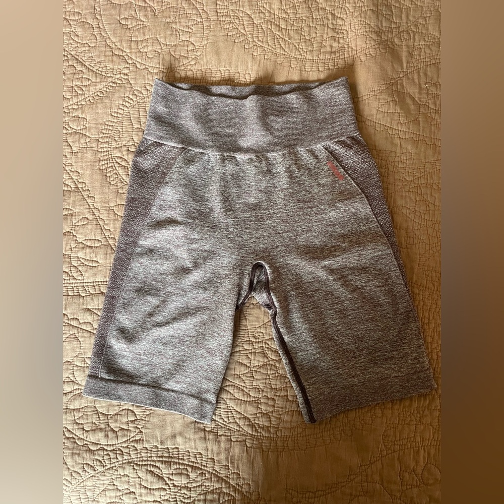 GymShark High Waisted Bike Shorts Marled Maroon with Pink Logo